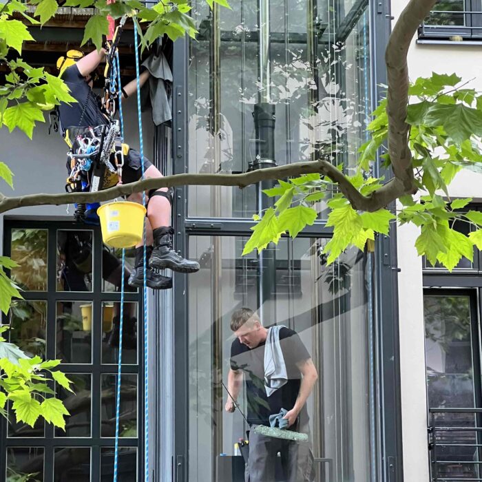 aussenfahrstuhl-berlin-fensterputzer